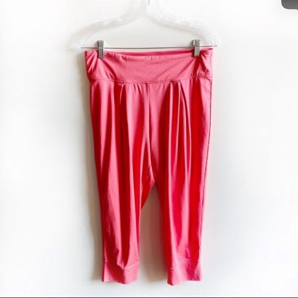 Fabletics Yogi Capri Pants in Desert Rose XS - Picture 3 of 7